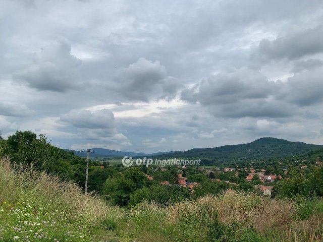 Eladó telek, Pomázon, Nyár utcában 47.6 M Ft