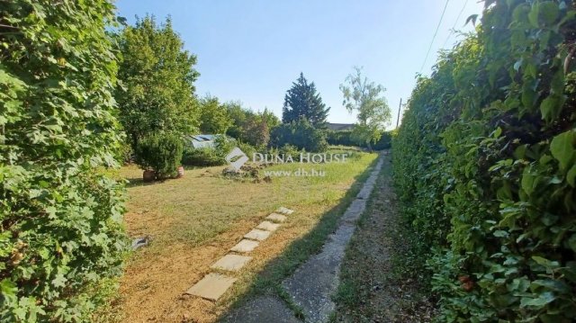 Eladó telek, Pécsett 36.36 M Ft / költözzbe.hu