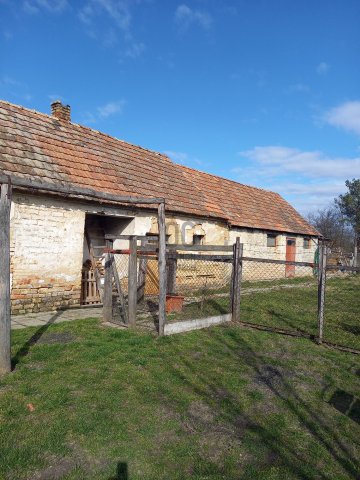 Eladó családi ház, Pápateszéren 19.8 M Ft, 3 szobás