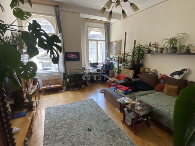 Eladó téglalakás, Budapesten, VI. kerületben 109 M Ft, 2 szobás