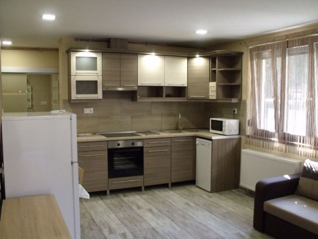 Kiadó téglalakás, albérlet, Pécsett 280 E Ft / hó, 3 szobás