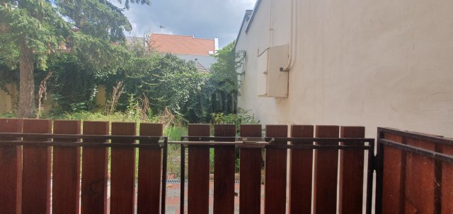 Kiadó üzlethelyiség, Gyöngyösön 350 E Ft / hó