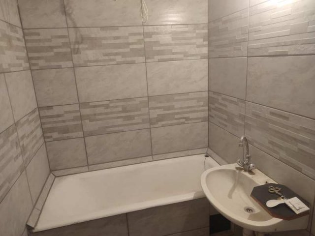 Kiadó panellakás, albérlet, Pécsett 130 E Ft / hó, 1+1 szobás