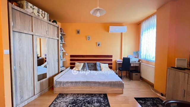 Eladó téglalakás, Egerben 38.5 M Ft, 2 szobás