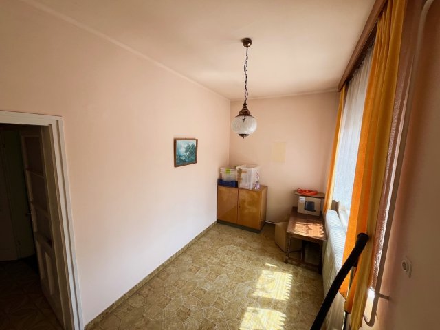 Eladó családi ház, Székesfehérvárott 64.9 M Ft, 2 szobás