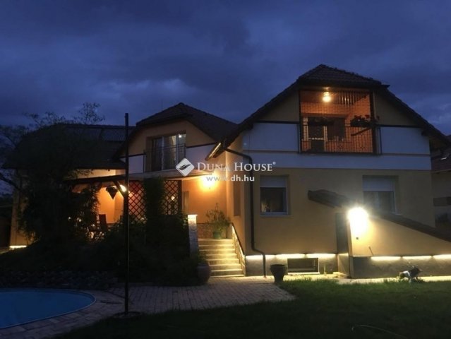 Eladó téglalakás, Halásztelken 75 M Ft, 4 szobás