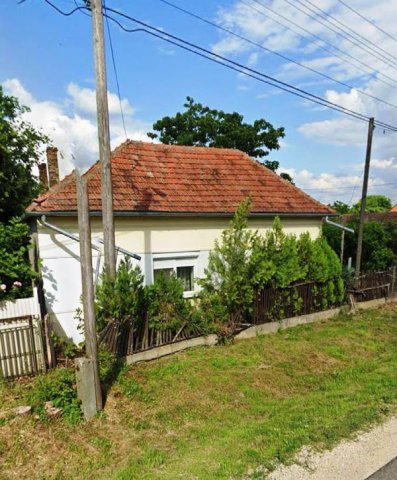 Eladó családi ház, Soponyán 18.9 M Ft, 1 szobás
