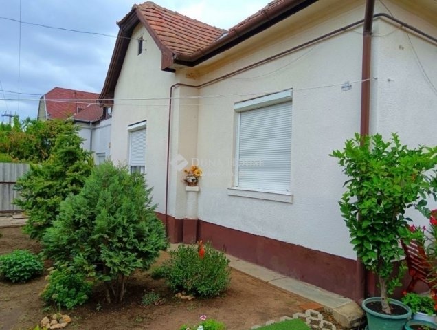 Eladó családi ház, Budapesten, XVII. kerületben 88.5 M Ft