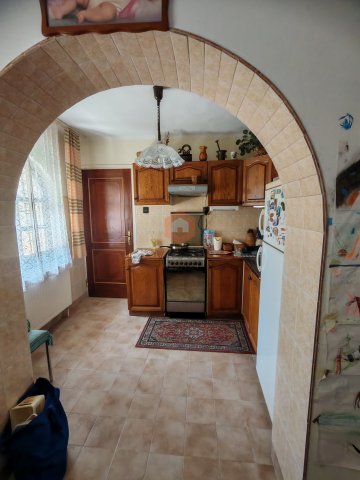 Eladó családi ház, Komlón 88 M Ft, 4 szobás