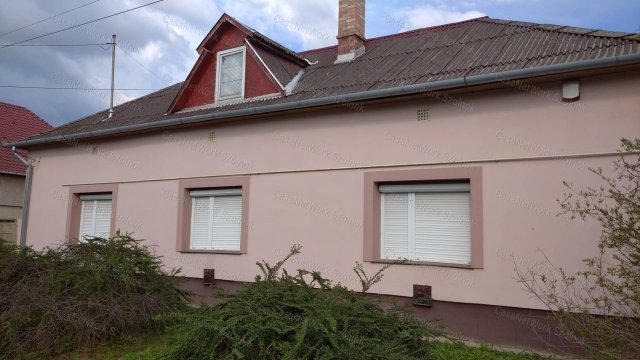 Eladó családi ház, Tiszaföldváron 27.99 M Ft, 3+1 szobás