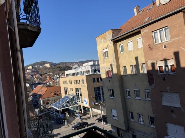Eladó téglalakás, Budapesten, III. kerületben 110 M Ft, 3 szobás
