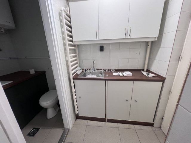 Eladó üzlethelyiség, Debrecenben 48 M Ft / költözzbe.hu