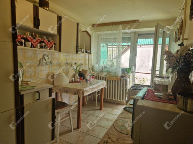 Eladó családi ház, Ácsteszéren 62 M Ft, 5 szobás