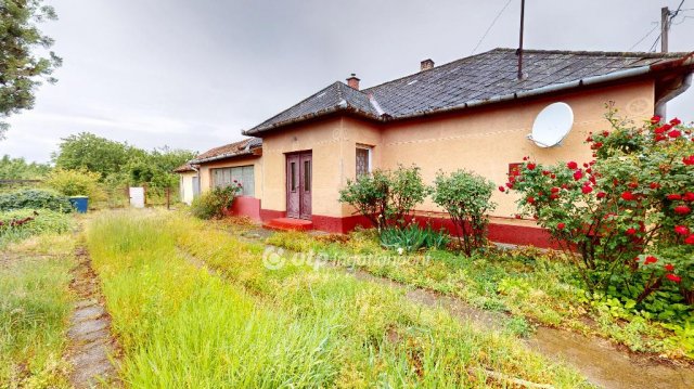 Eladó családi ház, Vasmegyeren 12.2 M Ft, 2+1 szobás