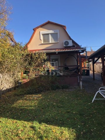 Eladó családi ház, Dunakeszin 149.9 M Ft, 5+1 szobás
