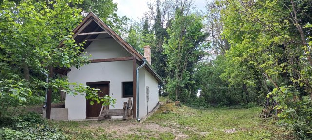 Eladó nyaraló, Vértesbogláron 13.9 M Ft, 1 szobás