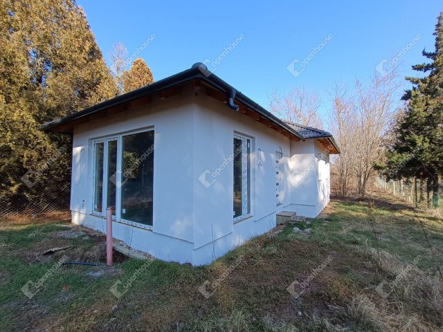 Eladó családi ház, Sopronban 69.9 M Ft, 3 szobás
