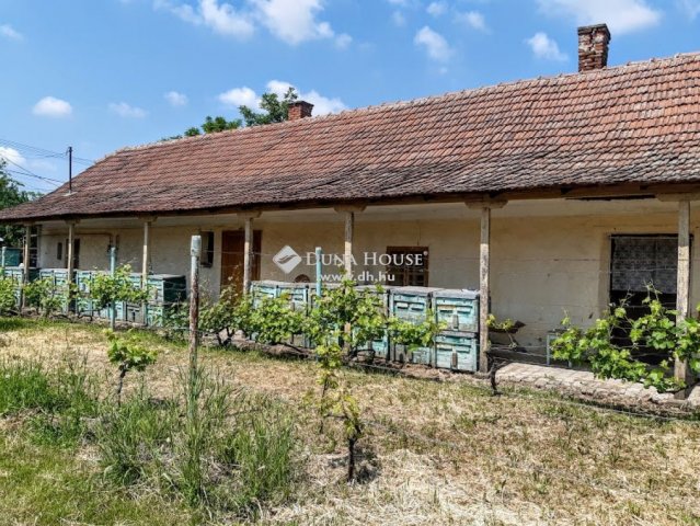 Eladó családi ház, Békésen 6.5 M Ft, 1 szobás