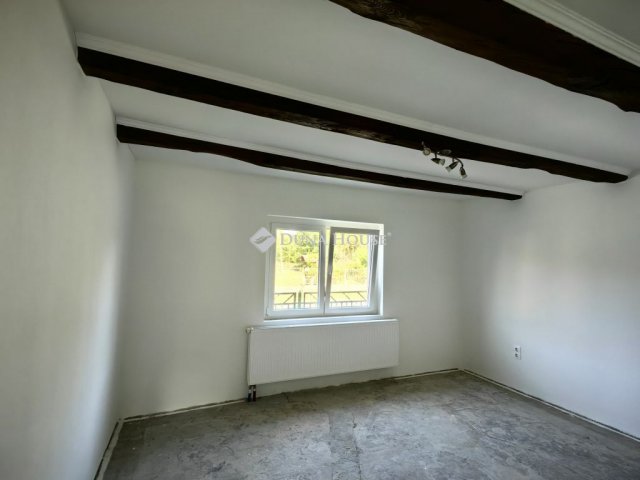 Eladó családi ház, Lovásziban 27 M Ft, 2 szobás