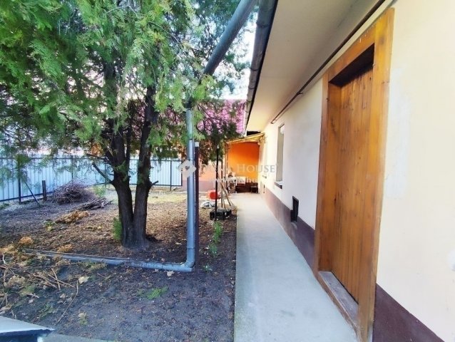 Eladó családi ház, Vecsésen 37.5 M Ft, 3 szobás