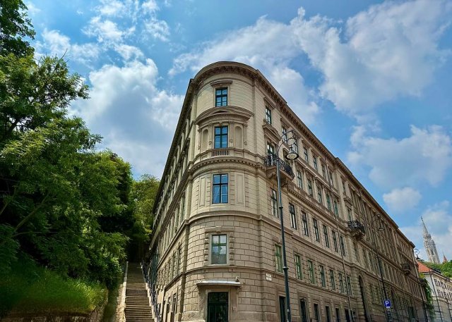 Eladó téglalakás, Budapesten, I. kerületben 57.5 M Ft, 1 szobás