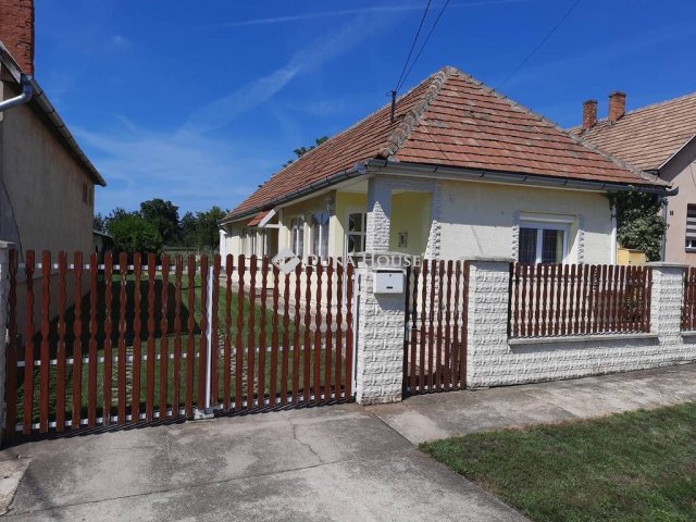 Eladó családi ház, Iváncsán 49 M Ft, 2 szobás