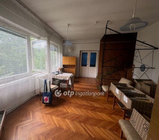 Eladó családi ház, Martonvásáron 75 M Ft, 5 szobás