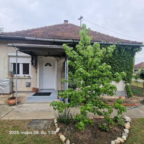Eladó családi ház, Pákán 18.9 M Ft, 2 szobás