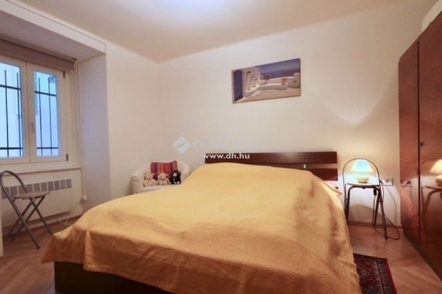 Eladó téglalakás, Budapesten, V. kerületben 89.99 M Ft, 3 szobás