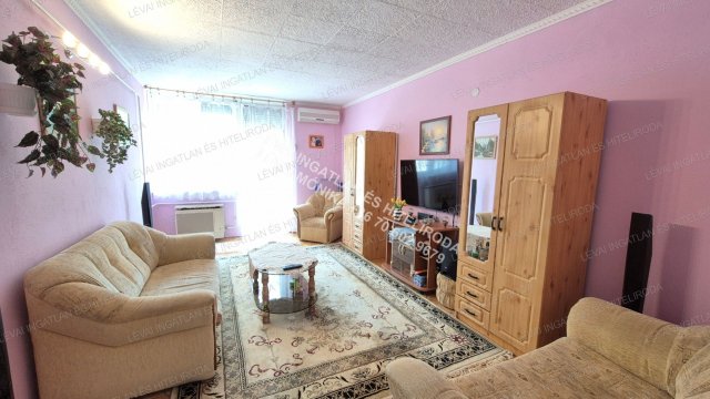 Eladó téglalakás, Békéscsabán 24.5 M Ft, 2 szobás