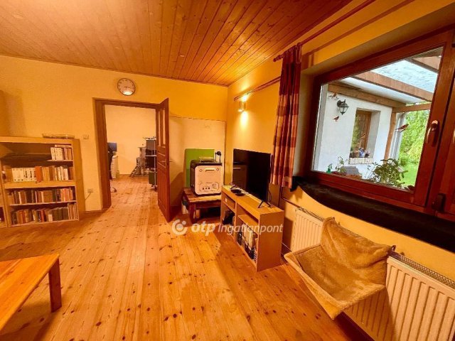 Eladó családi ház, Szigetszentmiklóson 74.99 M Ft, 3 szobás