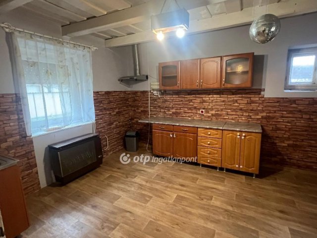 Eladó családi ház, Tápiószelén 21.9 M Ft, 2+1 szobás