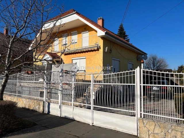 Eladó családi ház, Vecsésen 89 M Ft, 6 szobás