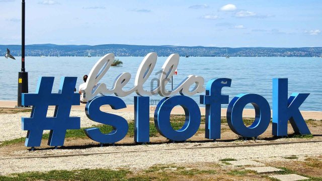 Eladó téglalakás, Siófokon 85 M Ft, 2 szobás