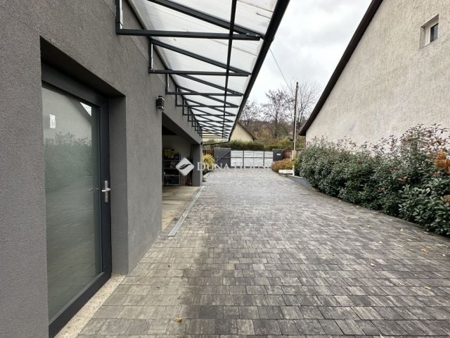 Eladó családi ház, Gödöllőn 279.9 M Ft, 5 szobás