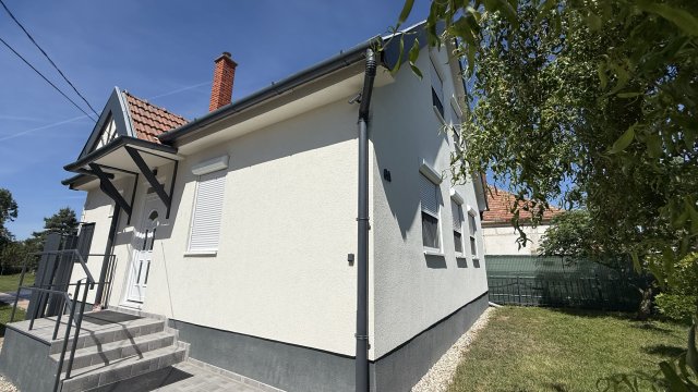 Eladó családi ház, Újkéren 65 M Ft, 4 szobás