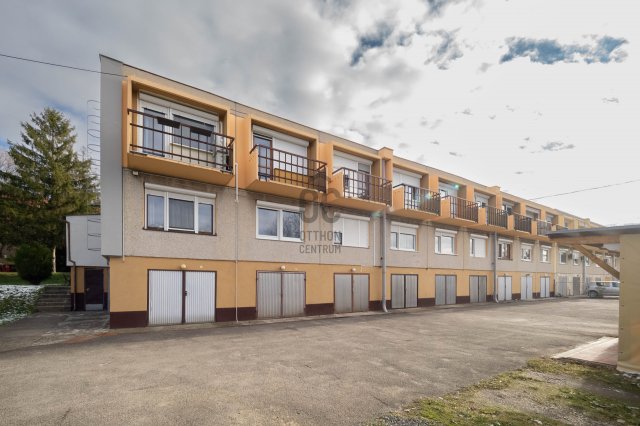 Eladó sorház, Komlón 33.9 M Ft, 3 szobás / költözzbe.hu