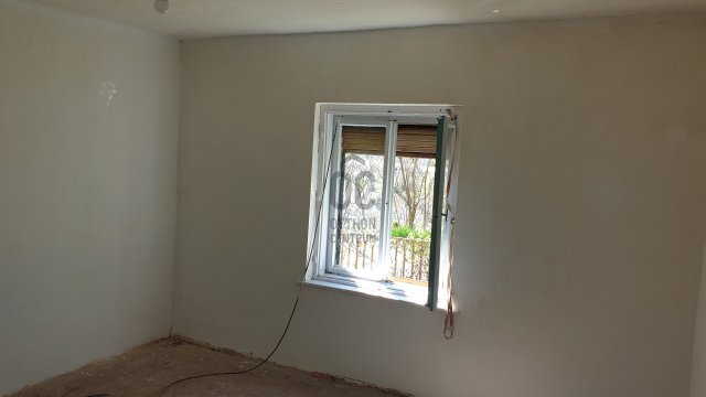 Eladó családi ház, Ózdon 5.8 M Ft, 2 szobás