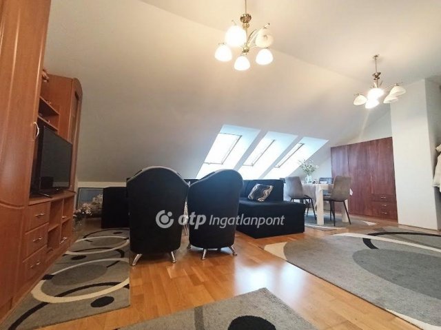 Eladó téglalakás, Gyöngyösön 41 M Ft, 2+2 szobás