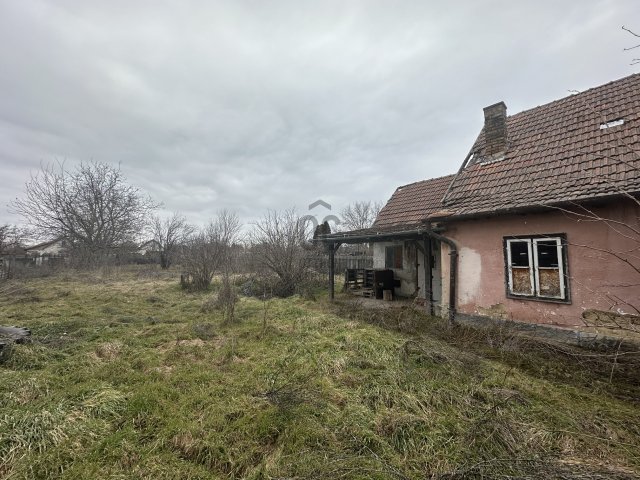 Eladó családi ház, Zsámbokon 20 M Ft, 3 szobás