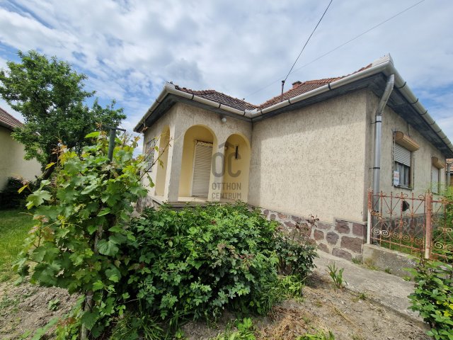 Eladó családi ház, Kisnánán 6.9 M Ft, 5 szobás