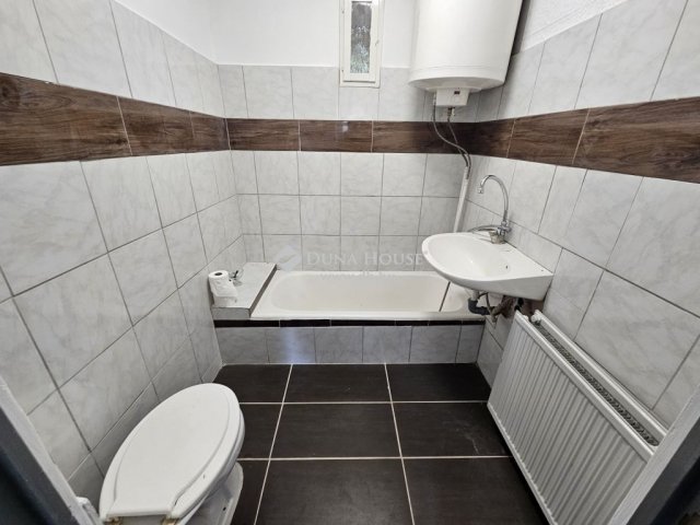 Eladó családi ház, Keszün 32.4 M Ft, 3 szobás
