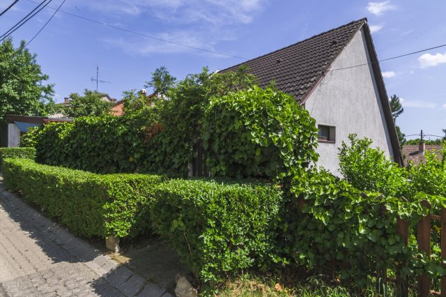 Eladó családi ház, Ürömön 71.9 M Ft, 3 szobás