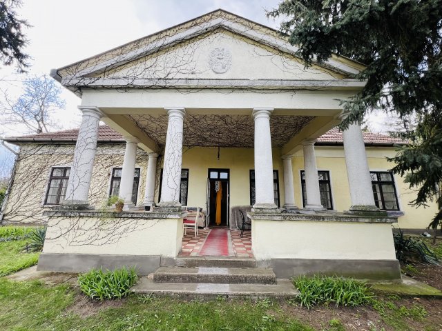 Eladó családi ház, Farmoson 132 M Ft, 6+3 szobás