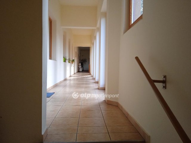 Eladó családi ház, Gyöngyösön 68 M Ft, 5 szobás