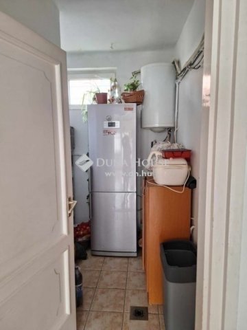 Eladó családi ház, Dunaharasztin 99.9 M Ft, 5 szobás