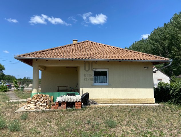Eladó családi ház, Csemőn 35.9 M Ft, 3 szobás