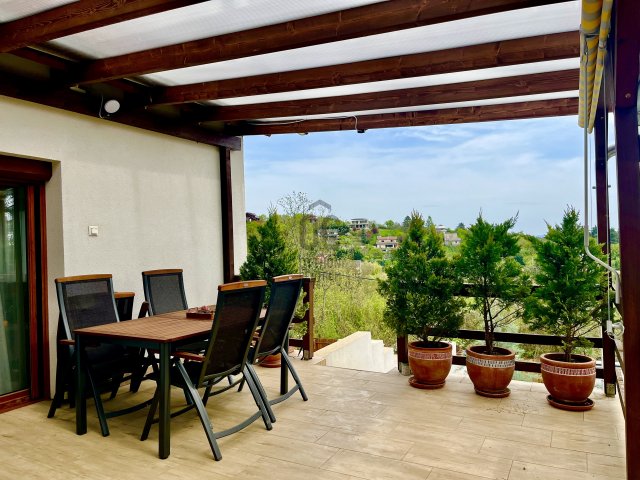 Eladó családi ház, Szentendrén 170 M Ft, 4 szobás