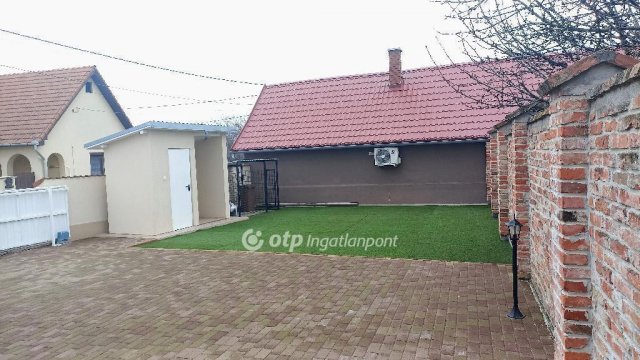 Eladó családi ház, Jászfényszarun 59.2 M Ft, 4+2 szobás
