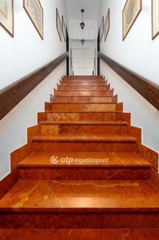 Eladó sorház, Budapesten, III. kerületben 159 M Ft, 5+2 szobás
